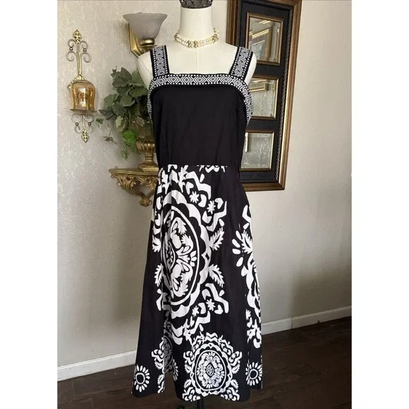 Women's Black & White Sun Dress | Resort Vacay Floral Medallion Print | … - Picture 3 of 16